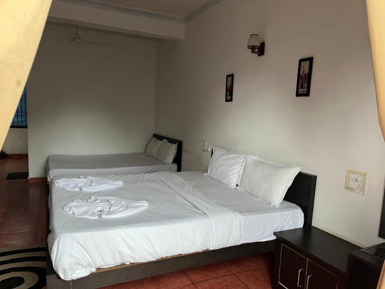 Hotel Pleasure Inn Near Turtle Beach Morjim Manage By Ld Group Of Hospitality Buitenkant foto
