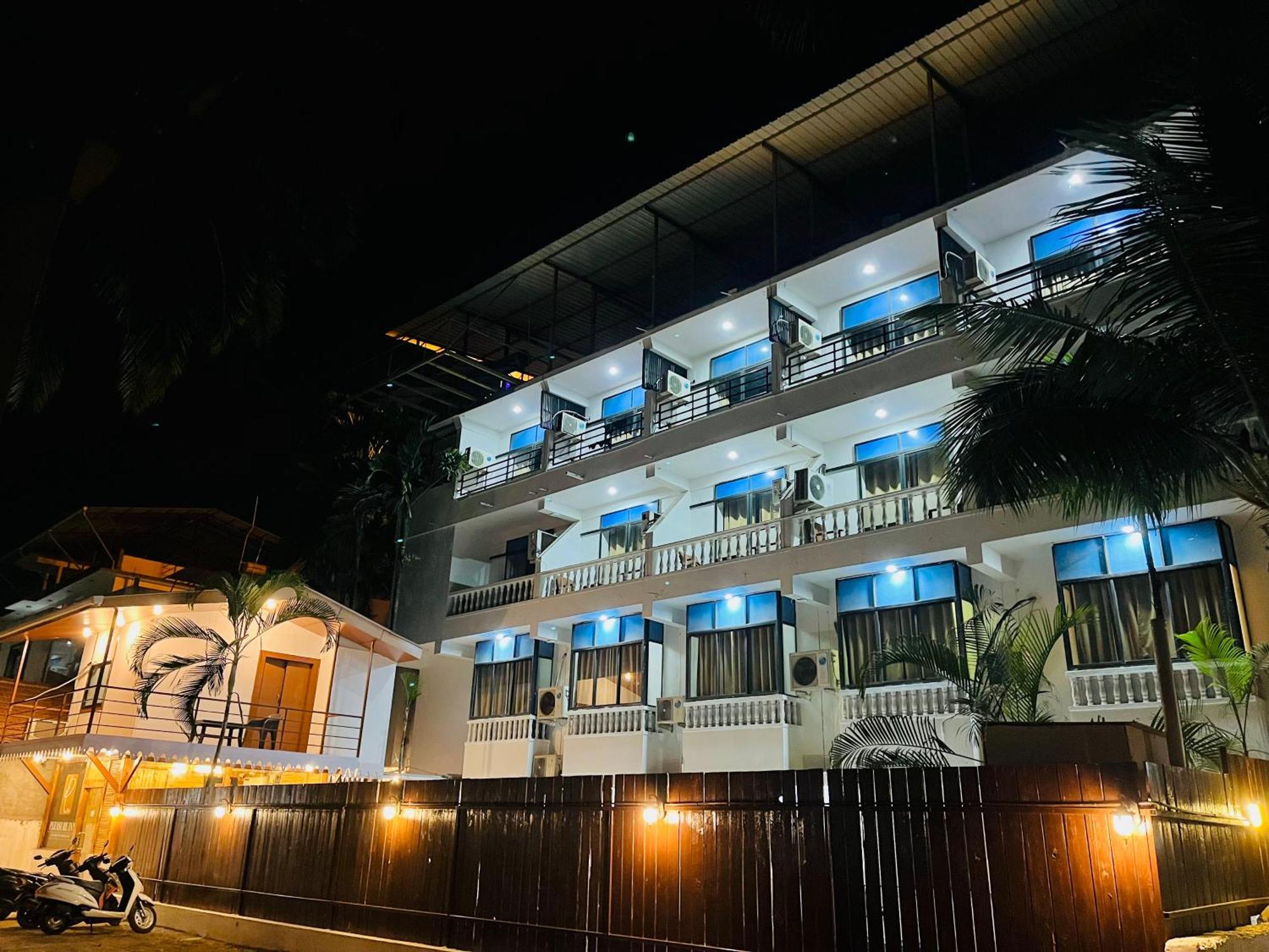 Hotel Pleasure Inn Near Turtle Beach Morjim Manage By Ld Group Of Hospitality Buitenkant foto