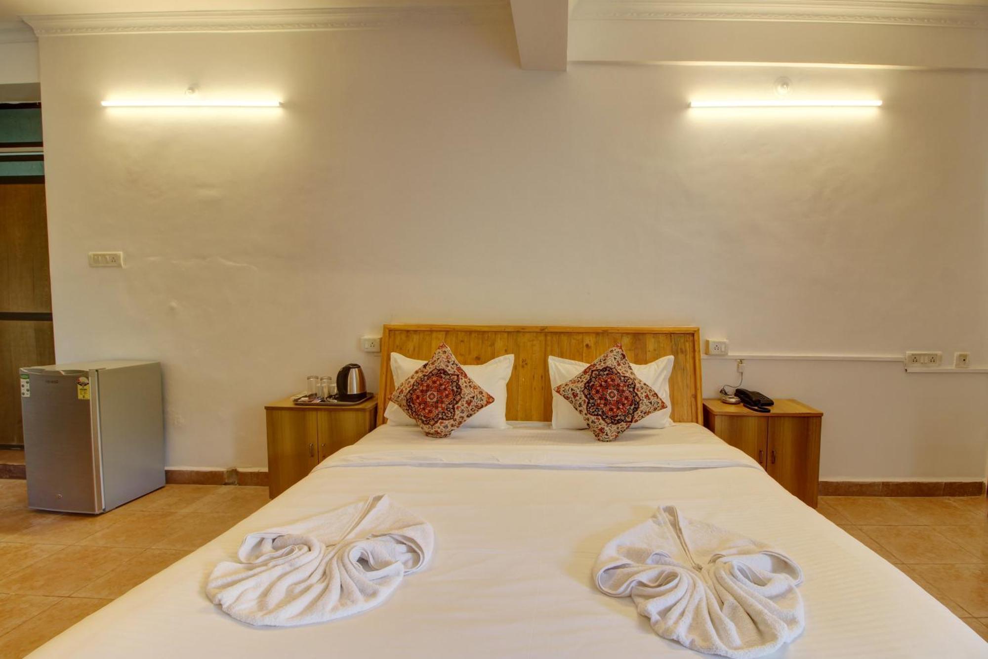Hotel Pleasure Inn Near Turtle Beach Morjim Manage By Ld Group Of Hospitality Buitenkant foto