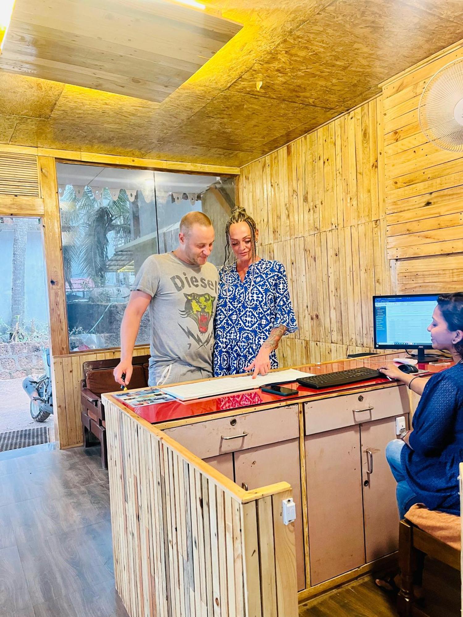 Hotel Pleasure Inn Near Turtle Beach Morjim Manage By Ld Group Of Hospitality Buitenkant foto