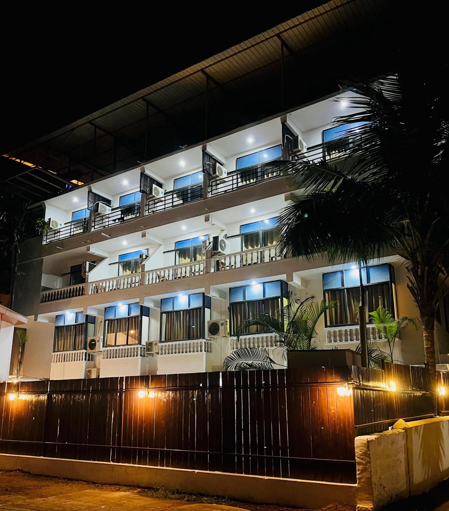 Hotel Pleasure Inn Near Turtle Beach Morjim Manage By Ld Group Of Hospitality Buitenkant foto